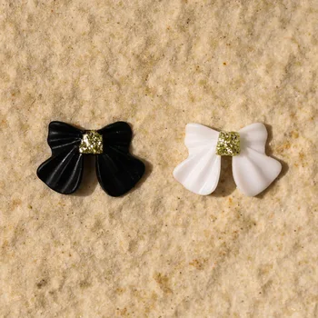50 бр. Бял/Черен Дизайн на Ноктите Шарм От Смола 9,8 х 14,8 мм във Формата На Пеперуда с Големи Скъпоценни Камъни За Декорация на Нокти Корейски Аксесоари За Нокти 3